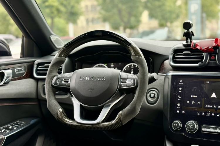 Used Lynk & Co 03 2019 2.0TD Automatic Jing Pro Edition Interior 4