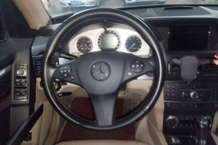 Used Mercedes-Benz GLK-Class 2011 GLK 300 4MATIC Fashion Model Steering Wheel