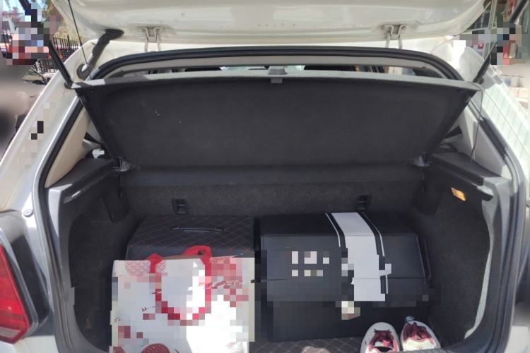 Used Volkswagen Polo 2014 1.4L Manual Fashion Edition Trunk