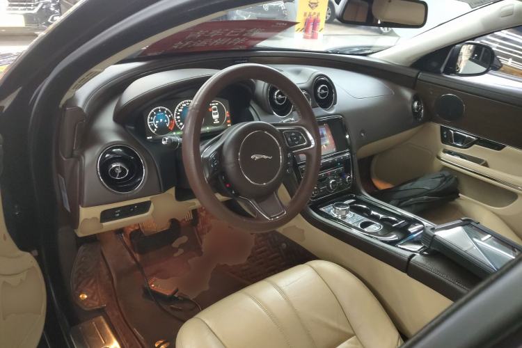 Used Jaguar XJ 2016 XJL 2.0T Two-Wheel-Drive Elegant Business Edition

