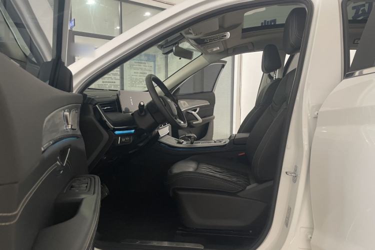 Used JETOUR X70 PLUS 2023 1.5T DCT Brave PLUS 5-Seater Interior 5