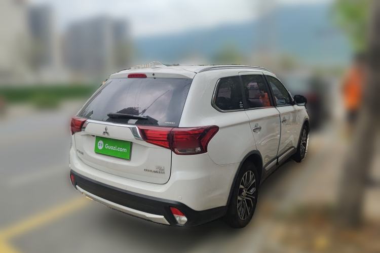 Used Mitsubishi Outlander 2018 2.4L 4x4 Elite Edition 5 Seats Rear Right 45 Deg