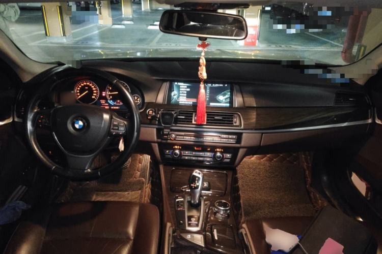 Used BMW 5 Series 2014 525Li Luxury Design Package Center Console