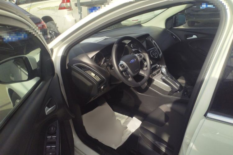 Used Ford Focus 2012 Hatchback 2.0L Automatic Luxury Sport Model
