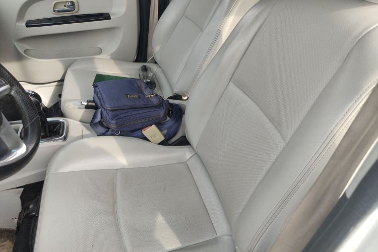 Used Jinbei New Hiace S 2018 1.6L Business Edition DLCG16 Left Front Seat