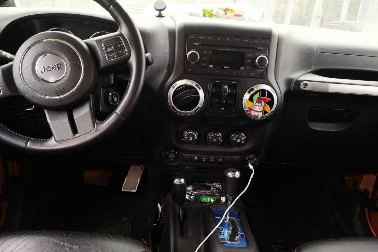 Used Jeep Wrangler 2014 3.0L Sahara Four-Door Edition
