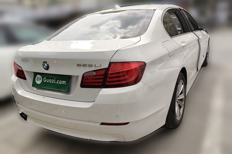 Used BMW 5 Series 2013 520Li Elegant Edition Rear Right 45 Deg
