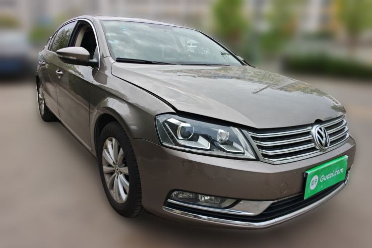 Used Volkswagen Magotan 2015 Facelift 1.8TSI Luxury Model Front Right 45 Deg