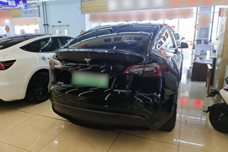 Used Tesla Model Y 2023 Long-Range All-Wheel-Drive Version