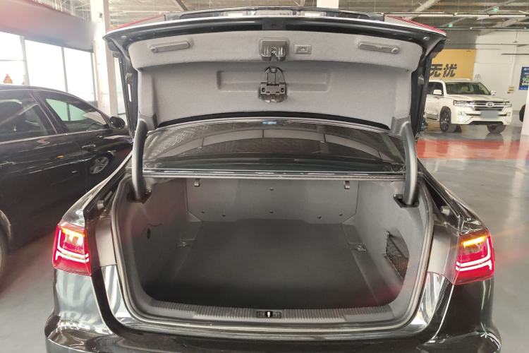 Used Audi A6L 2018 30th Anniversary Edition 30 FSI Style Model
