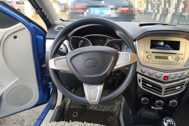 Used Oley 2012 Sedan 1.5L Manual Comfort Model
