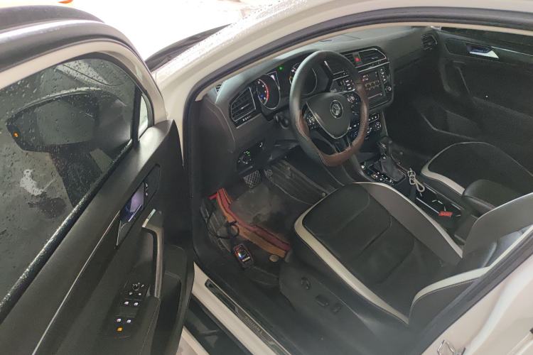 Used Volkswagen Tiguan L 2017 330TSI Automatic Two-Wheel Drive Luxury Edition