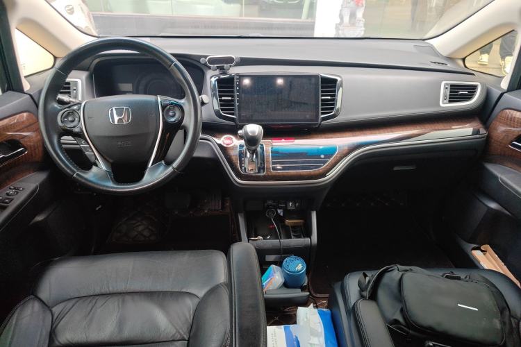 Used Honda Odyssey 2015 Updated Version 2.4L Smart Edition Center Console