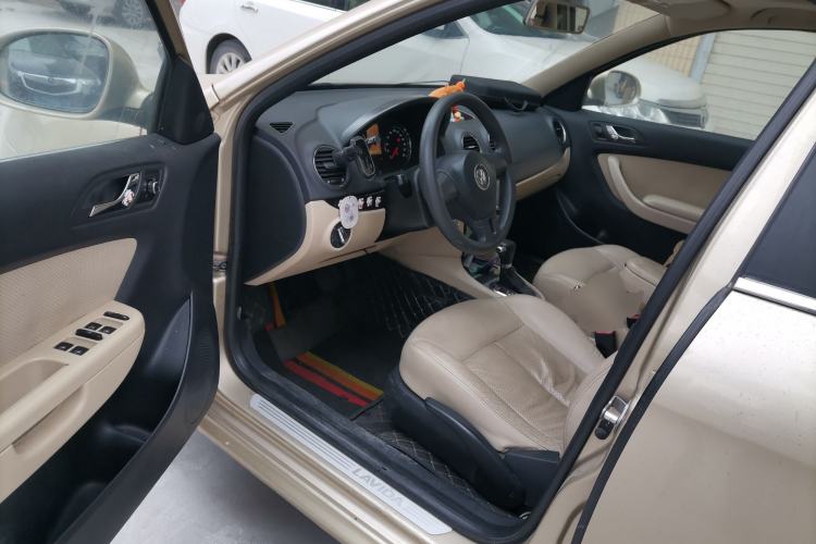 Used Volkswagen Lavida 2011 1.6L Automatic Premium Edition Driver Seat