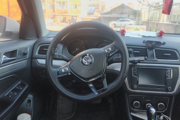 Used Volkswagen Lavida 2017 1.6L Automatic Comfort Edition Steering Wheel