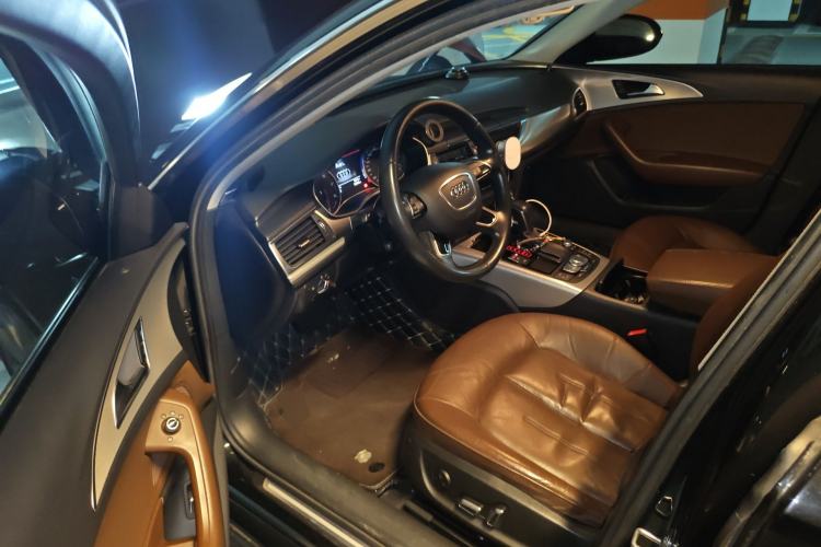 Used Audi A6L 2018 30th Anniversary Edition 35 TFSI Fashion Model
