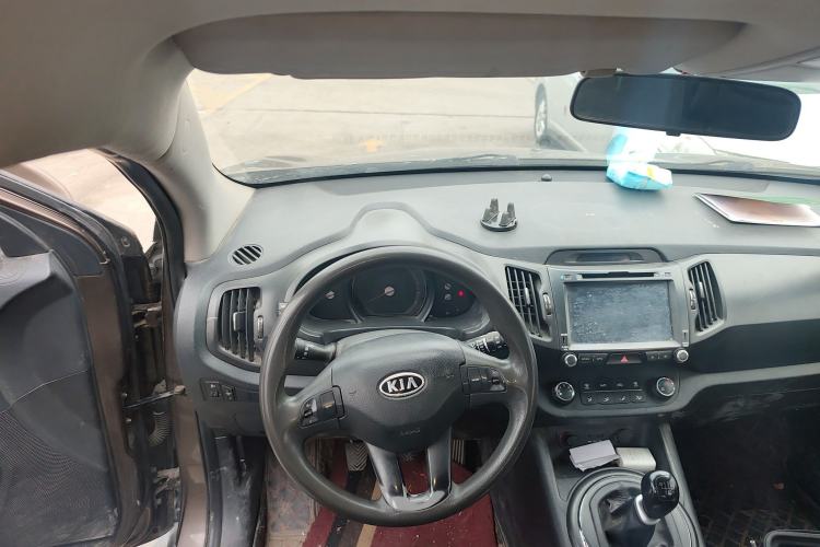 Used Kia Sportage R 2012 2.0L Manual Two-Wheel Drive GL Trim
