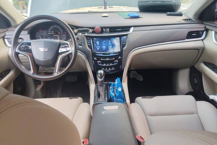 Used Cadillac XTS 2014 28T Comfort Version Center Console