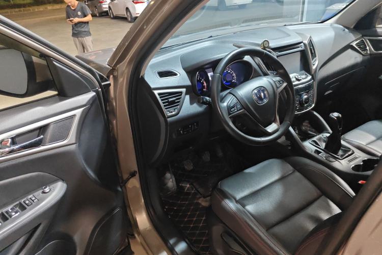 Used Changan CS75 2016 1.5T Manual FENGSHANG Model
