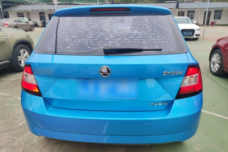 Used Skoda Fabia 2015 1.4L Automatic Front-Drive Model
