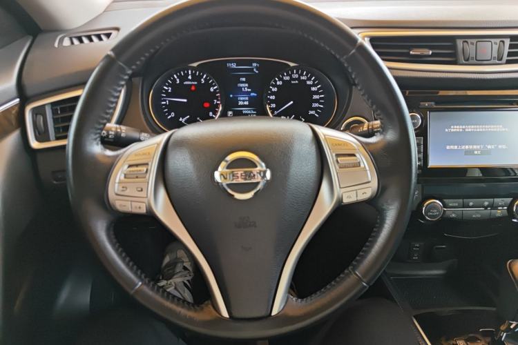 Used Nissan X-Trail 2014 2.5L CVT Ultimate Edition 4WD Steering Wheel