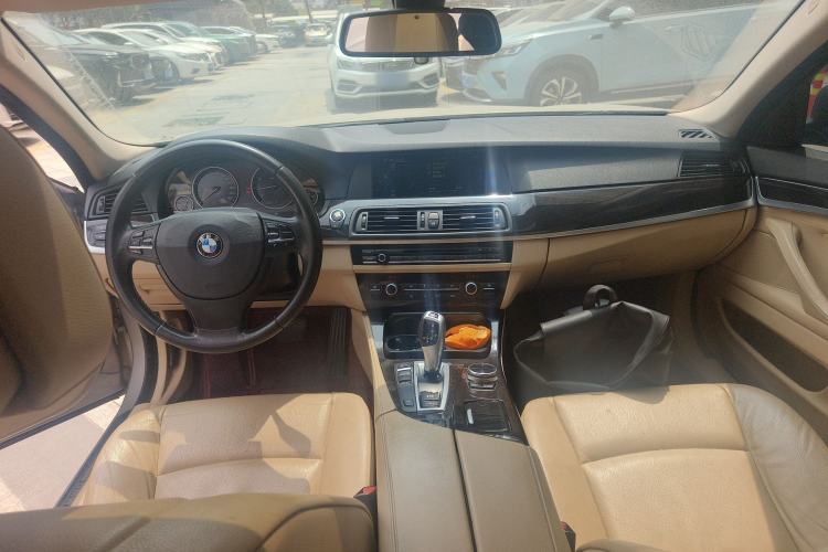 Used BMW 5 Series 2013 525Li Luxury Model
