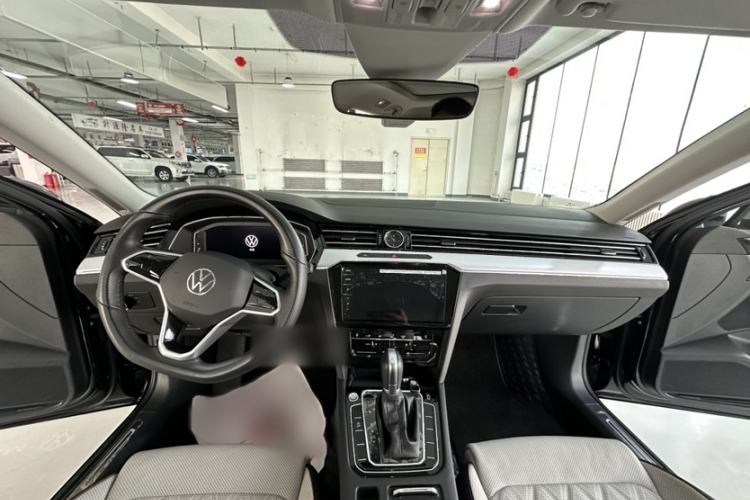 Used Volkswagen Magotan 2023 2 Million Units Commemorative Edition 330TSI DSG Luxury Version Interior 1