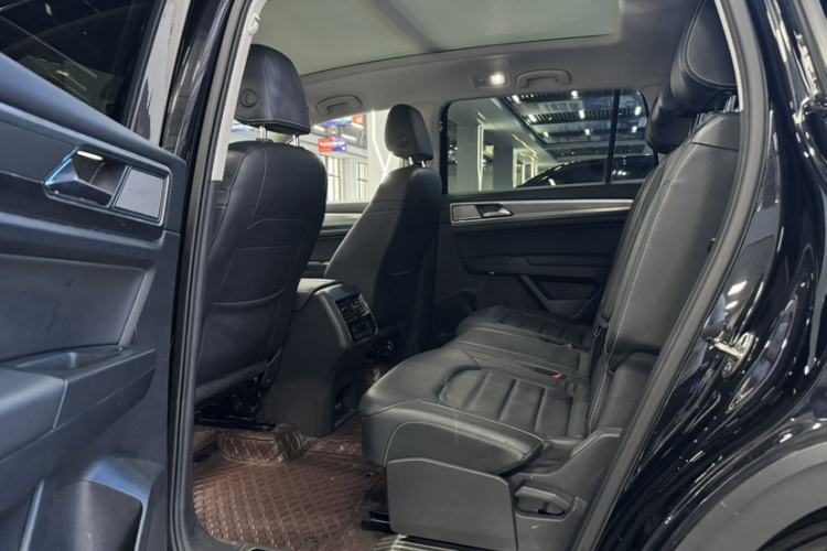 Used Volkswagen Teramont 2020 Revised Version 330TSI Two-Wheel Drive Luxury Edition Interior 4