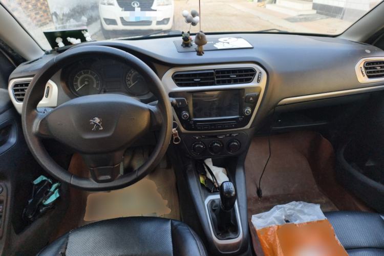 Used Peugeot 301 2016 1.6L Manual Comfort Edition Center Console