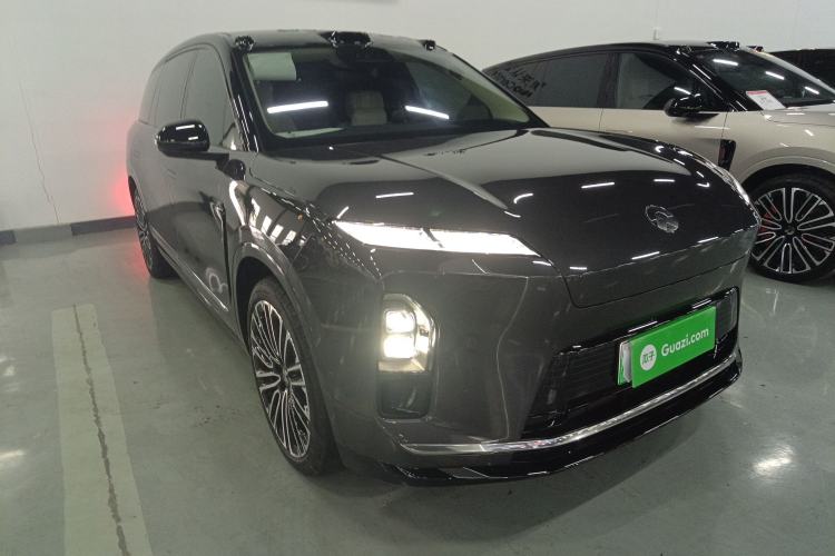 Used Nio ES8 2026 Model 6-seat Executive Signature Edition Front Right 45 Deg