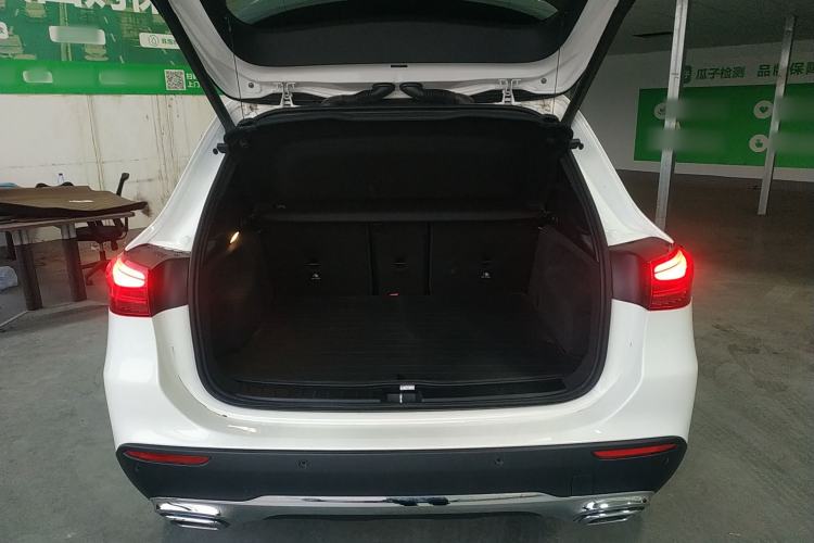 Used Mercedes-Benz GLA 2024 GLA 220 Trunk