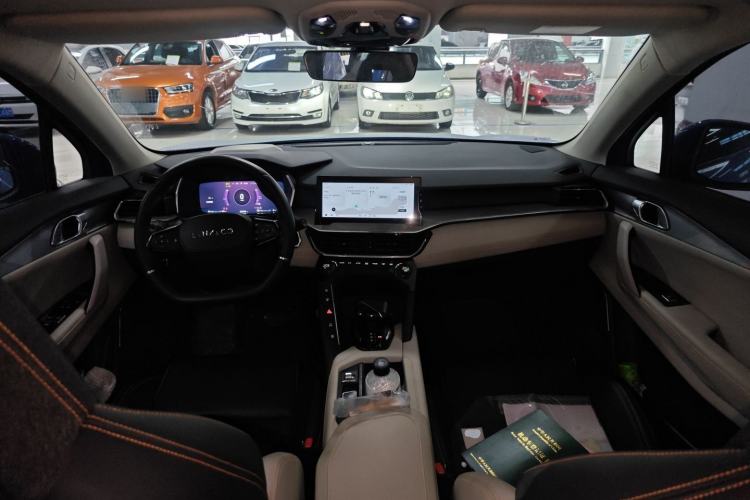 Used Lynk & Co 06 EM-P 2020 PHEV Plus Center Console