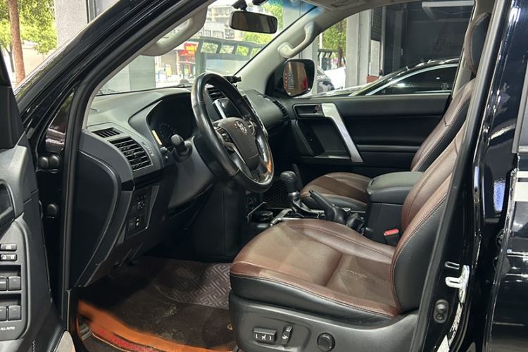 Used Toyota Prado  Interior 3