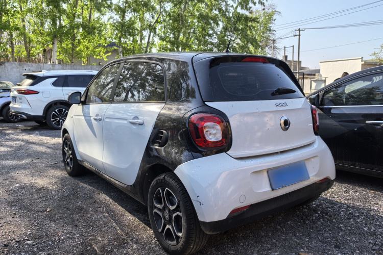 Used smart forfour 2018 0.9T 66 kW Pioneer Edition Exterior 3
