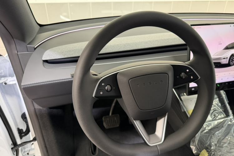 Used Tesla Model Y L 2025 Model Long-Range All-Wheel-Drive Version