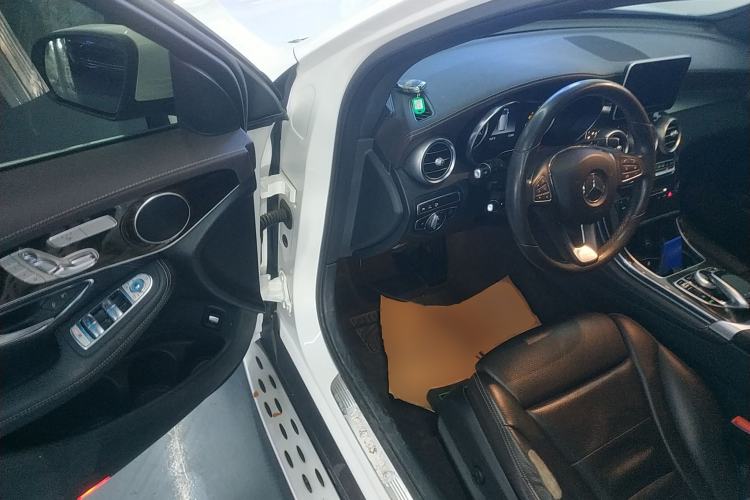 Used Mercedes-Benz GLC 2019 Facelift GLC 260 L 4MATIC Luxury Model
