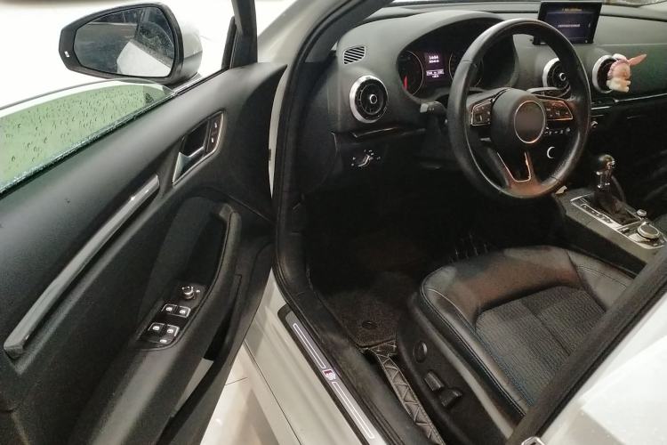 Used Audi A3 2019 Limousine 35 TFSI Fashion Edition China VI Emission Standard Driver Seat
