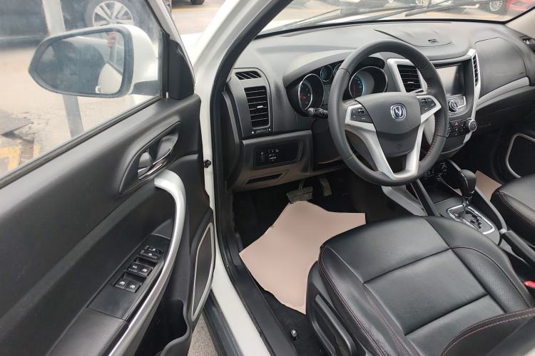 Used CHANGAN CS35 2015 1.6L Automatic Luxury Model China IV Standard Driver Seat