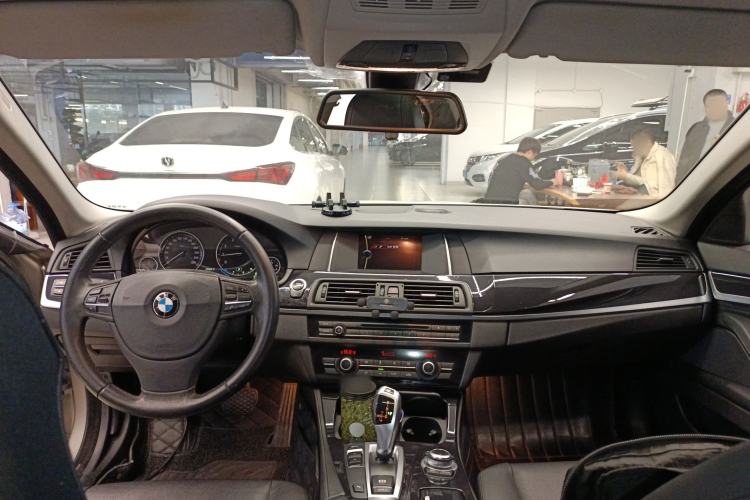 Used BMW 5 Series 2014 520i Elegant Edition