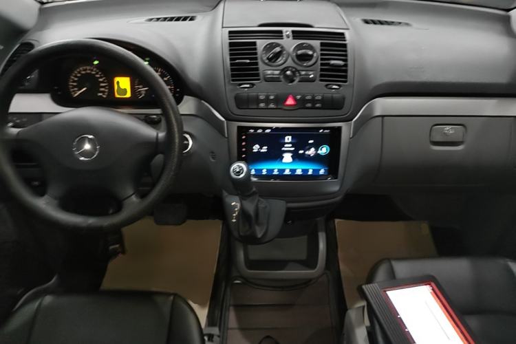 Used Mercedes-Benz Vito 2011 2.5L 7-seater executive version