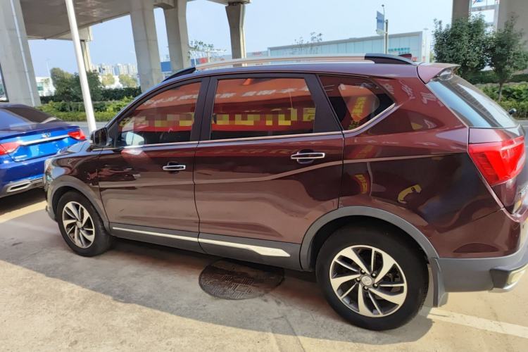 Used Baojun 560 2015 1.8L manual luxury version