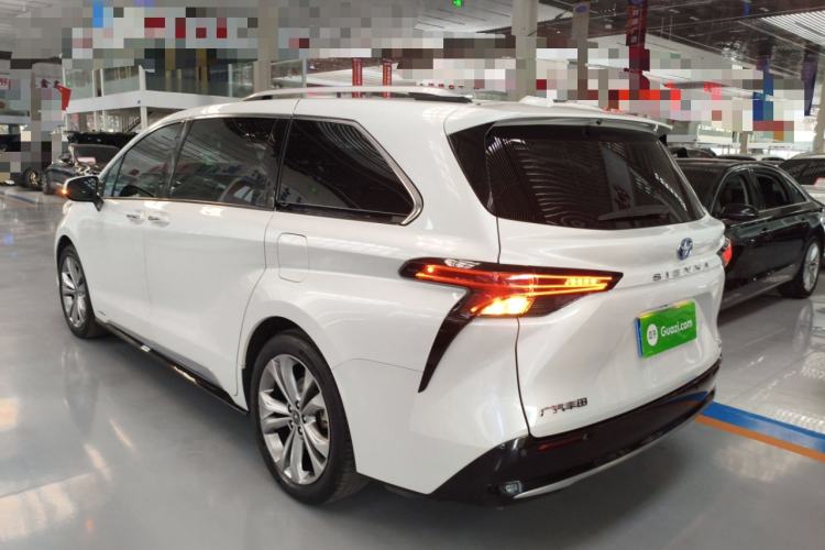 Used Toyota SIENNA 2023 2.5L Hybrid Platinum Edition Rear Left 45 Deg