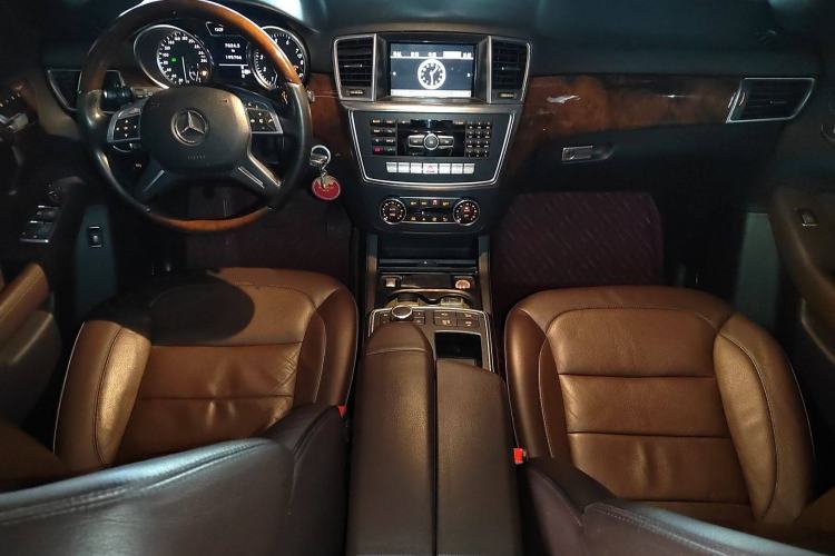 Used Mercedes-Benz M-Class 2012 ML 350 Sport Edition Center Console