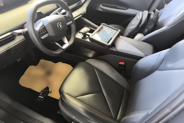 Used CHANGAN UNI-V 2022 1.5T Smart Navigation Version Left Front Seat