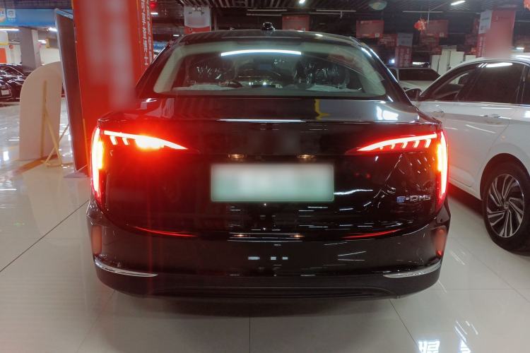 Used Hongqi E-QM5 2024 500km Range Edition
