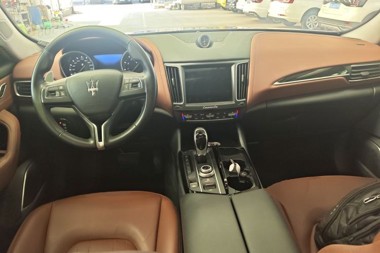Used Maserati Levante 2016 3.0T Standard Edition Center Console