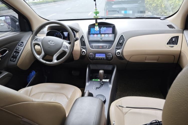 Used Hyundai ix35 2013 2.0L Automatic Two-Wheel Drive Smart GLS China IV Standard