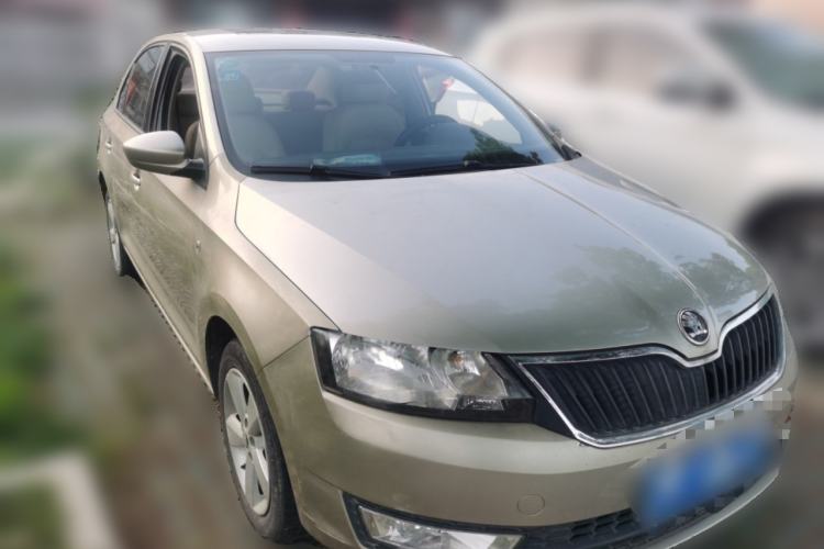 Used Skoda Rapid 2015 1.6L Automatic Smart Selection Model
