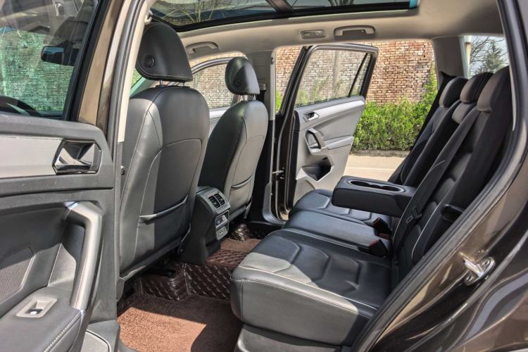 Used Volkswagen Tiguan L 2017 330TSI Automatic Two-Wheel Drive Flagship Edition Interior 3