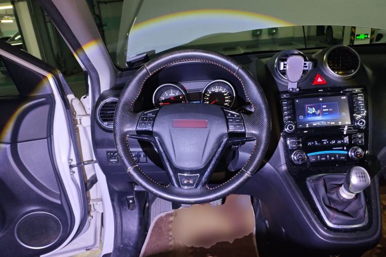 Used Haval H6 2015 Upgraded Model 1.5T Manual Two-Wheel Drive Elite Version